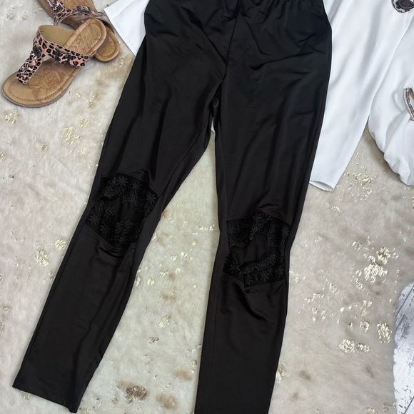 Open Knee Lace Trimmed Leggings💗 - Picture 8 of 8